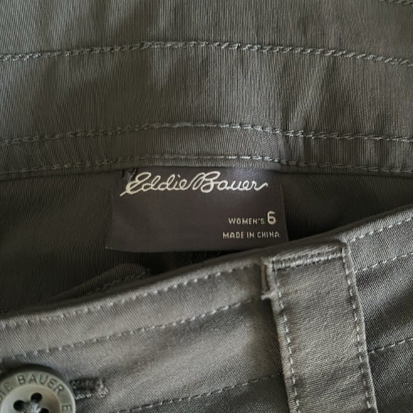 Eddie Bauer Ladies' Summer Trail Short Olive Green 6 - Picture 8 of 12